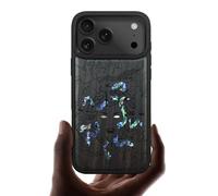 Carveit Bois Étui pour iPhone 17 Pro Magnétique Coque, Incrustation de Coquille de Téléphone Compatible Magsafe avec Apple 17 Pro Etui (Bois Sombre-L'énigme méduse)