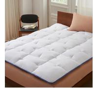 CASABEL Surmatelas Enveloppant 160 x 190 cm en Microfibre Respirante avec Liseré Bleu - Ultra Moelleux, Anti-Acariens - 2 Places