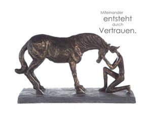 Casablanca Statue Compréhension, Résine Bronze 19 cm | Un clin d'œil à la complicité homme-animal. Elle trouve facilement sa place au salon en chambre ou au bureau.