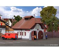 Caserne de pompiers rurale avec kit d'éclairage - KIBRI 38032 - HO 1/87