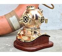 Casque de plongée en cuivre, mini casque de plongeur pour bureau et décoration d'intérieur, cadeau pour elle et lui 15,2 cm (avec base en bois)