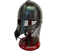 Casque médiéval viking corbeau avec chaîne et armure prête pour la bataille