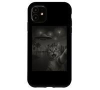 Cat Selfie With Alien UFO Shirt Miami Cat UFO Invasion Coque pour iPhone 11