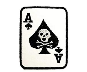 Catch the Patch Poker As Tête De Mort Biker Patch Thermocollant 6 x 7,5 cm à repasser pour Adulte avec Skull Vintage Edgy Statement, Écusson Couture Vêtement Bricolage Cadeau