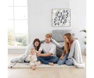 Catherine Lansfield Grande Couverture en Fausse Fourrure à Poils Longs Gris argenté Taille familiale 245 x 280 cm