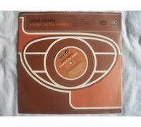 Caught in the middle (Sunrise/Hip Hop Mixes/Roach Motel/Konk Dubs, 1993, UK) / Vinyl Maxi Single [Vinyl 12'']