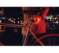 Axa-Basta Feu arrière LED DWN Rear Signal avec batterie Noir – fixation tige de selle/barre de siège