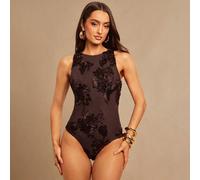 Ce body marron stretch avec broderie florale 3D est sexy et élégant pour les femmes. Il est sans manches et peut être porté seul ou comme vêtement extérieur, convenant à diverses occasions telles que