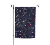 Ce drapeau de jardin imprimé carte de constellation d'étoiles est la bienvenue aux invités dans votre maison avec unique. Parfait pour n'importe quelle terrasse, patio, porche ou véranda et fait de