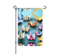 Ce drapeau de jardin imprimé grue en papier origami est la bienvenue aux invités dans votre maison avec un style unique. Parfait pour n'importe quelle terrasse, patio, porche ou véranda et fait de