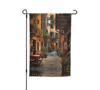 Ce drapeau de jardin italien imprimé vieille rue est la bienvenue aux invités dans votre maison avec un style unique. Parfait pour n'importe quelle terrasse, patio, porche ou véranda et fait de