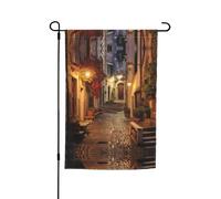 Ce drapeau de jardin italien imprimé vieille rue est la bienvenue aux invités dans votre maison avec un style unique. Parfait pour n'importe quelle terrasse, patio, porche ou véranda et fait de