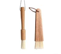 Ce lot de 2 pinceaux à huile en bois de hêtre est essentiel pour tout cuisinier à domicile qui cherche à rehausser leurs plats