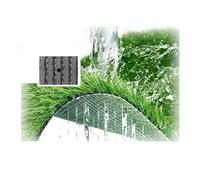 Ce Tapis de Gazon synthétique de 1,5 x 9 m Offre Un Rendu réaliste pour Une Utilisation intérieure et extérieure. Découpable et doté de Trous de Drainage, il est idéal pour décorer Une Terra