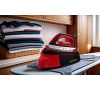 ROYALTY LINE, Centrale Vapeur 2300W Rouge RLDBST2300W1-RED, Capacité 1200ml, Semelle en Céramique, Vapeur Verticale, 5 Programmes, Température Réglable, Idéale pour Tous Tissus