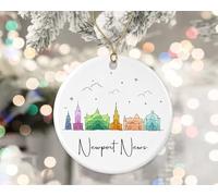 Céramique À Suspendre Paysage Urbain De Newport News Points D'Intérêt De Newport News Skyline Ornement en Céramique Pendentifs Décoration Esthétique Ornements d'arbre De Noël pour 7.3CM