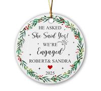 Céramique Ornements De Noël, Fiançailles Nous Sommes Fiancés Il A Fait Sa Demande Elle A Dit Oui Décoration en Céramique Décoration De Noël avec Ficelle 7.3Cm