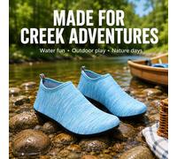 Ces chaussures d'eau unisexes pour l'extérieur conviennent parfaitement à l'été. Elles présentent un design de rayures dégradées bleu clair respirant, un tissu élastique qui épouse la forme du pied, e