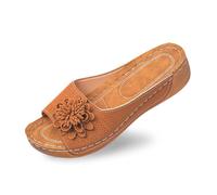 Ces élégantes Chaussures compensées à Bout Ouvert pour Femmes, avec Dessus en Cuir et Chaussons Fleuris, sont des Chaussures Confortables et Pleines de tempérament. pour Les journées Chaudes