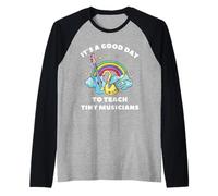 C'est une bonne journée pour enseigner à de petits musiciens avec Rainbow Teacher Manche Raglan