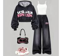 Cet ensemble de tenue de style de rue rose est conçu pour les filles, avec les avantages principaux suivants : un sweat-shirt à capuche court associé à un pantalon de jogging à jambes larges, qui répo