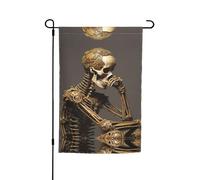 Cet intéressant drapeau de jardin imprimé squelette est la bienvenue aux invités dans votre maison avec un style unique. Parfait pour n'importe quelle terrasse, patio, porche ou véranda et fait de