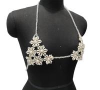 Chaîne de poitrine dorée et argentée en forme de fleur, chaîne de soutien-gorge avec fausses perles, chaîne de corps, harnais tendance, accessoires de bijoux, taille unique, comme décrit