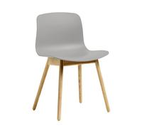 Chaise About a Chair AAC 12 2.0 chêne laqué mat water-based lacquered oak base