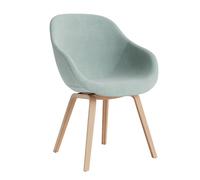 Chaise avec accoudoirs About a Chair 123 water based lacquered oak base