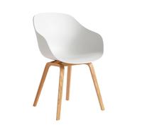 Chaise avec accoudoirs About a Chair 222 2.0 chêne laqué water-based lacquered oak base