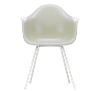 Chaise avec accoudoirs Eames Fiberglass DAX blanc white powder-coated steel base