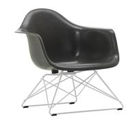 Chaise avec accoudoirs Eames Fiberglass LAR blanc white powder-coated steel base