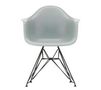 Chaise avec accoudoirs Eames Plastic DAR RE noir basic dark powder coated eiffel tower base/ felt gliders black