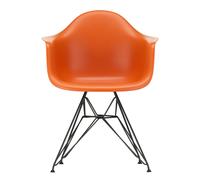 Chaise avec accoudoirs Eames Plastic DAR RE noir basic dark powder coated eiffel tower base/ felt gliders black