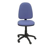 Chaise de bureau Aýna avec mécanisme Contact permanent de base, rembourrée de tissu bleu clair. Équipée d'une base en polyamide noir, sans accoudoirs et de roulettes en nylon de 50 mm.
