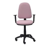 Chaise de bureau Aýna avec mécanisme Contact permanent de base, rembourrée de tissu rose pâle. Équipée d'une base en polyamide noir, d'accoudoirs 1D et de roulettes en nylon de 50 mm