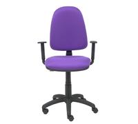 Chaise de bureau Aýna avec mécanisme Contact permanent de base, revêtue de tissu couleur lilas. Équipée d'une base en polyamide noir, d'accoudoirs 1D et de roulettes en nylon de 50 mm.