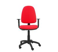 Chaise de bureau Aýna avec mécanisme Contact permanent de base, revêtue de tissu rouge. Équipée d'une base en polyamide noir, d'accoudoirs 1D et de roulettes en nylon de 50 mm