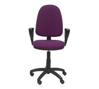 Chaise de bureau Aýna avec mécanisme Contact permanent de base, revêtue de tissu violet. Équipée d'une base en polyamide noir, d'accoudoirs fixes et de roulettes en nylon de 50 mm
