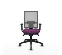 Chaise de bureau Horna avec mécanisme Synchro, revêtue de similicuir violet et de maille grise. Équipée d'un soutien lombaire 1D, d'accoudoirs 1D et de roulettes de 65 mm pour parquet