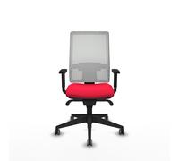 Chaise de bureau Horna avec mécanisme synchrone, revêtue de tissu rouge et de maille blanche. Équipée d'un soutien lombaire 1D, d'accoudoirs 1D et de roulettes de 65 mm pour parquet
