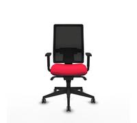 Chaise de bureau Horna avec mécanisme synchrone, revêtue de tissu rouge et de maille noire. Équipée d'un soutien lombaire 1D, d'accoudoirs 1D et de roulettes de 65 mm pour parquet