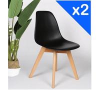 Chaises noires style scandinave modèle TULIP - KOSMI - Coque en résine noire, pieds en bois naturel