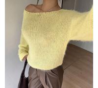 Chandail femme d'automne à épaules dénudées, couleur unie crème jaune en tricot moelleux avec mélange de laine. Top tricoté côtelé à épaules tombantes, idéal pour le bureau décontracté, l'enseignement
