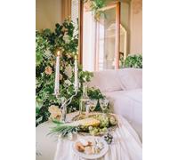 Chandelier Blanc sur Une Table d'hôtel - Puzzle de 2000 pièces - Jeu de Puzzle Familial - Décoration intérieure - 70 x 100 cm
