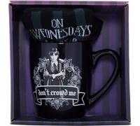 Pyramid International Ensemble tasse et chaussettes pour le mercredi [porter en noir] - Design élégant mercredi, comprend des chaussettes noires confortables, cadeau génial pour les fans, durable et