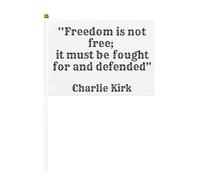 Charlie Kirk La liberté n'est pas gratuite, elle doit être défendue et combattue Drapeau commémoratif en six parties Drapeaux de jardin Bannière Panneau