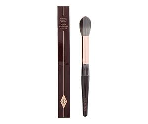 Charlotte Tilbury Brossez la poudre et sculptez