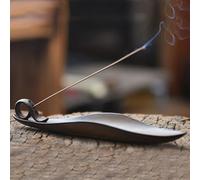 Charmant brûleur d'encens d'intérieur en céramique avec four en bois de santal avec design poreux pour la relaxation