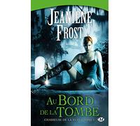 Chasseuse de la nuit, Tome 1: Au bord de la tombe